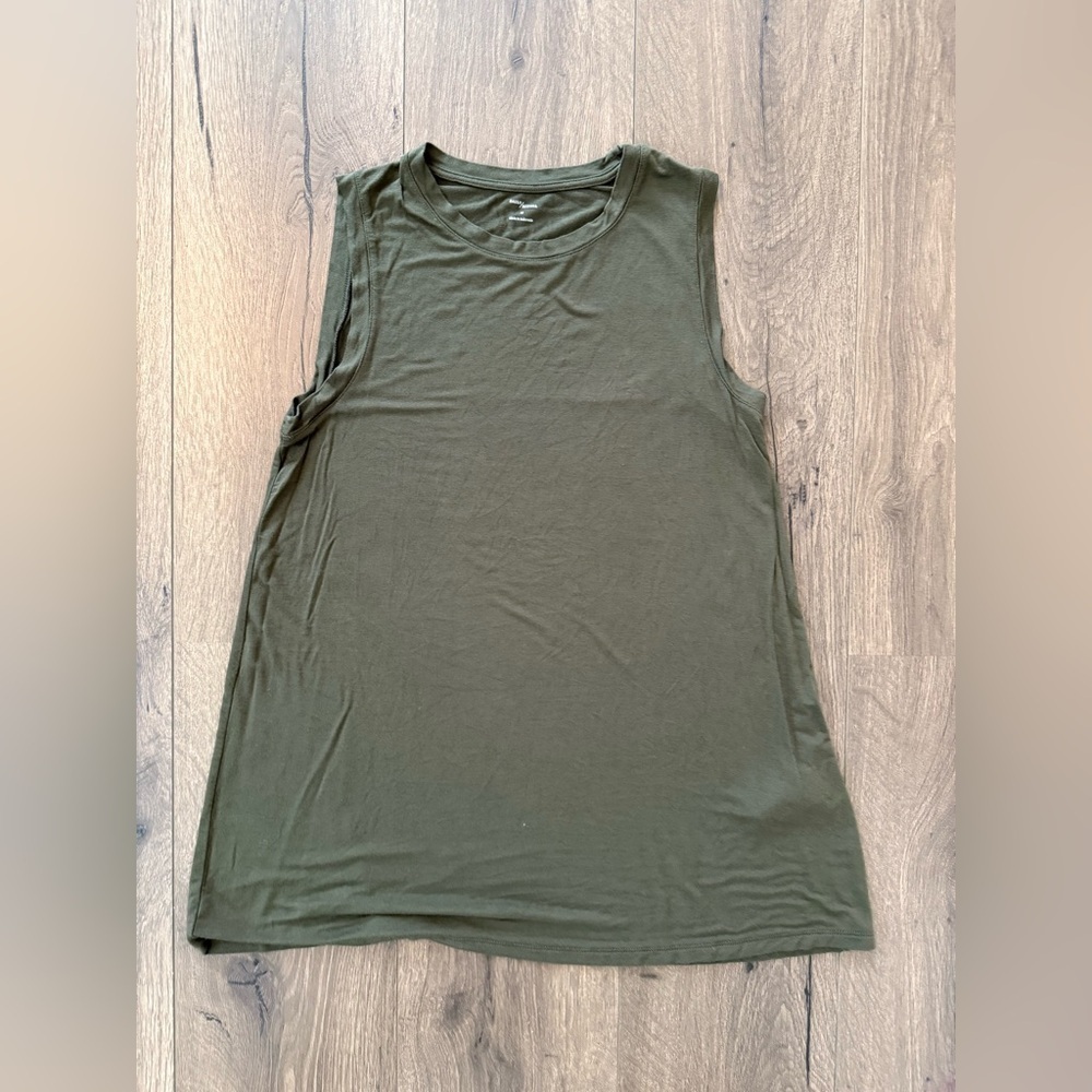 Daily Ritual Relaxed Fit Olive Green Sleeveless Top Size Medium